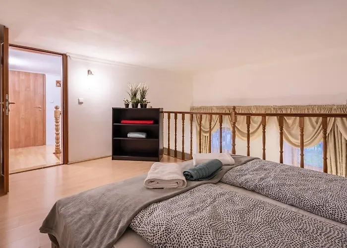 Apartament Cozy 3 Bedrooms In 7st Districht *