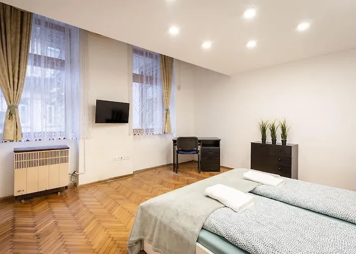 Cozy 3 Bedrooms In 7st Districht Lägenhet *