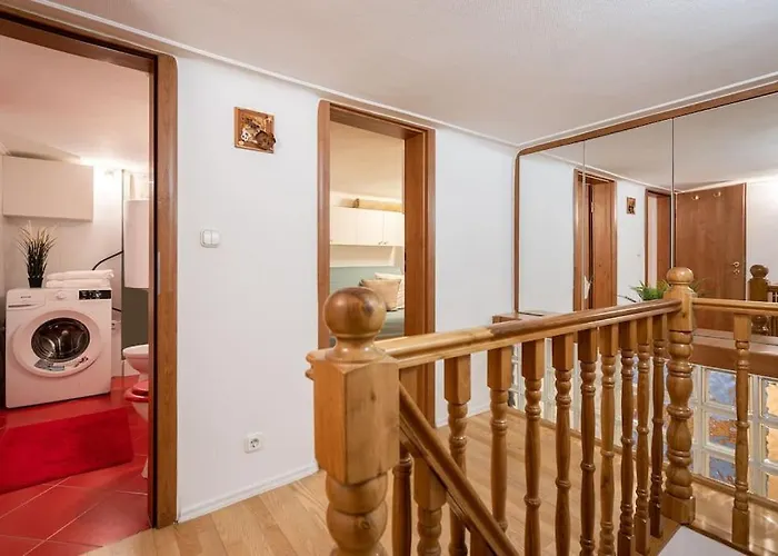 Cozy 3 Bedrooms In 7st Districht Lägenhet